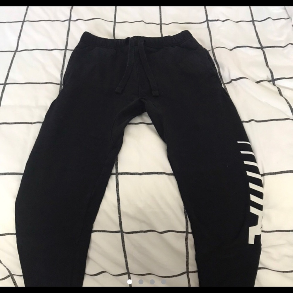 black American eagle jogger sweats